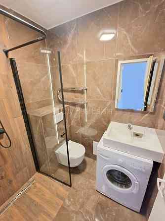 Фасадный дом, реновированный дом, вход с улицы и со двора, лестничная клетка после Rīga