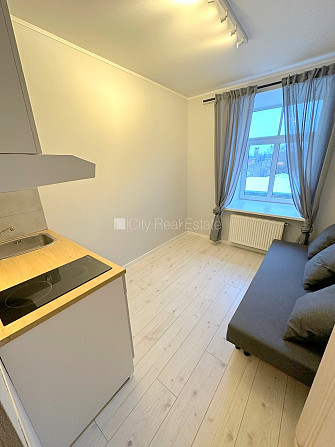 Fasādes māja, renovēta māja, ieeja no ielas un pagalma, kāpņu telpa pēc kosmētiskā Rīga - foto 10