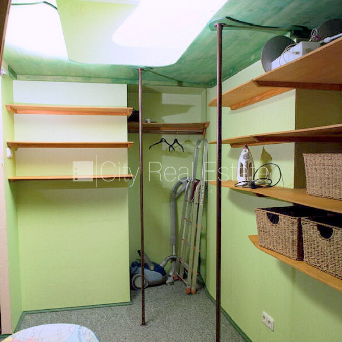 Fasādes māja, renovēta māja, bruģēts piebraucamais ceļš, ir lifts, kāpņu telpa pēc Rīga - foto 14