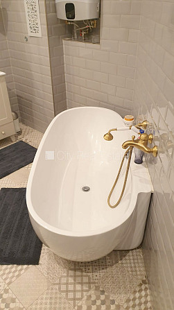 Fasādes māja, renovēta māja, bruģēts piebraucamais ceļš, ir lifts, kāpņu telpa pēc Rīga - foto 20