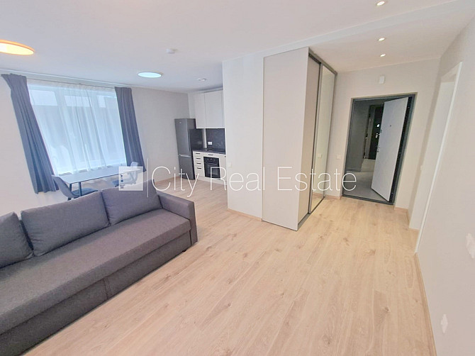 Фасадный дом, реновированный дом, закрытый двор, территория обнесена забором, Рига - изображение 6