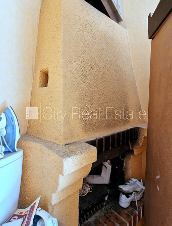 Фасадный дом, вход со двора, лестничная клетка после косметического ремонта, окна Рига - изображение 7