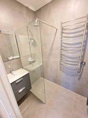 Здание во дворе, реновированный дом, закрытый двор, охраняемый двор, вход с улицы Рига