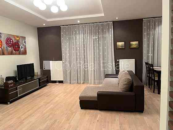 Новостройка, зеленая территория, территория обнесена забором, бесплатная Jūrmala