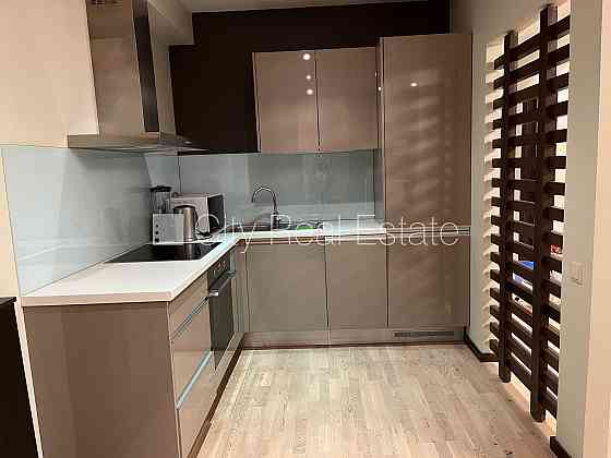 Новостройка, зеленая территория, территория обнесена забором, бесплатная Jūrmala