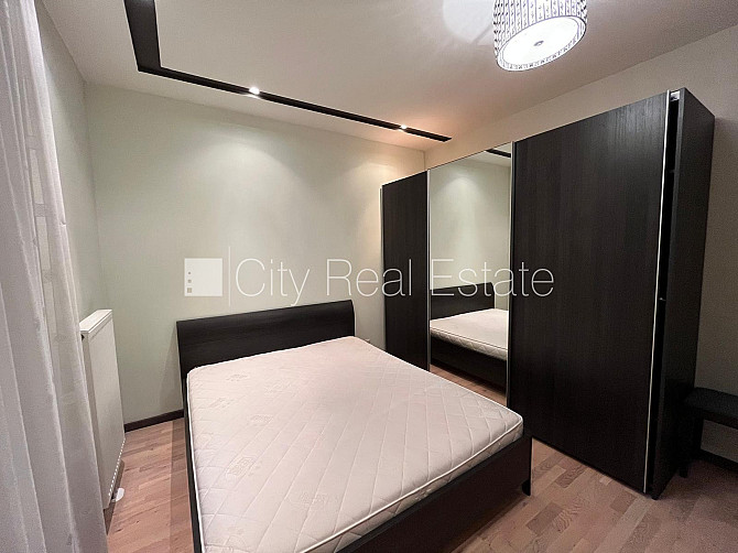 Jaunceltne, zaļā teritorija, iežogota teritorija, bezmaksas stāvvieta pagalmā, apzaļumota Jūrmala - foto 12