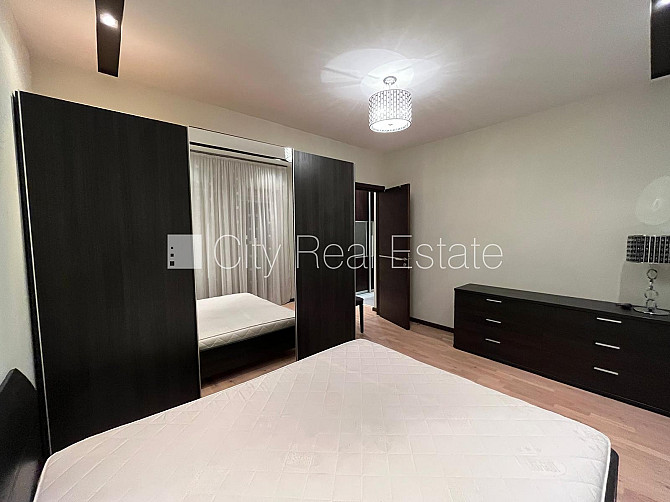 Jaunceltne, zaļā teritorija, iežogota teritorija, bezmaksas stāvvieta pagalmā, apzaļumota Jūrmala - foto 13