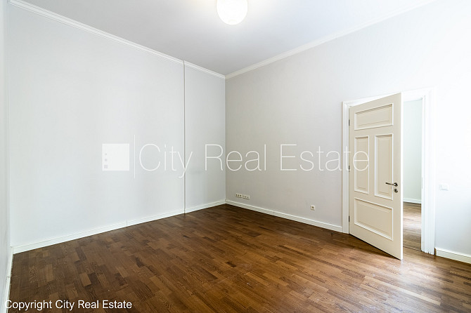 Pagalma ēka, renovēta māja, slēgts pagalms, ieeja no ielas, ir lifts, kāpņu telpa pēc Rīga - foto 7