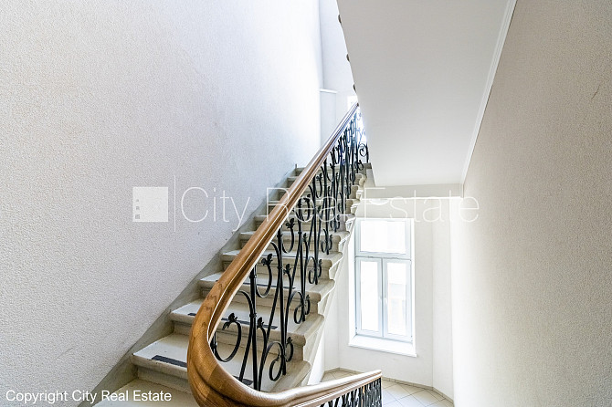 Pagalma ēka, renovēta māja, slēgts pagalms, ieeja no ielas, ir lifts, kāpņu telpa pēc Rīga - foto 16