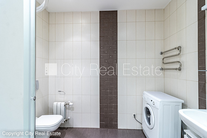 Pagalma ēka, renovēta māja, slēgts pagalms, ieeja no ielas, ir lifts, kāpņu telpa pēc Rīga - foto 10