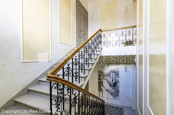 Pagalma ēka, renovēta māja, slēgts pagalms, ieeja no ielas, ir lifts, kāpņu telpa pēc Rīga - foto 15