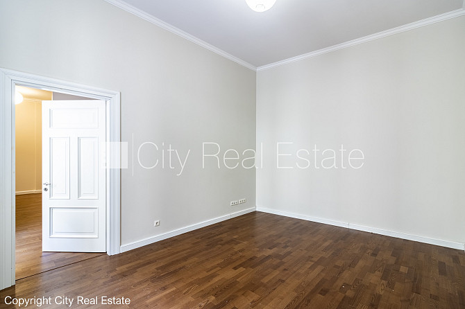 Pagalma ēka, renovēta māja, slēgts pagalms, ieeja no ielas, ir lifts, kāpņu telpa pēc Rīga - foto 9