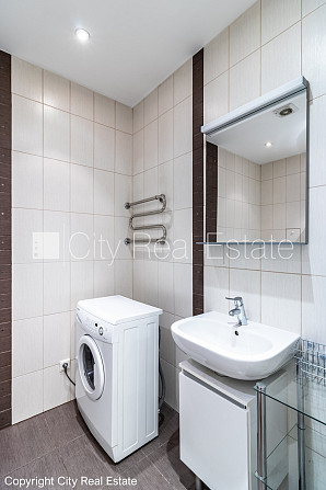 Pagalma ēka, renovēta māja, slēgts pagalms, ieeja no ielas, ir lifts, kāpņu telpa pēc Rīga - foto 13