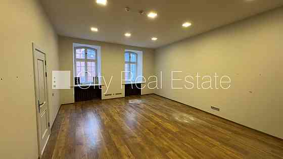 Фасадный дом, реновированный дом, плата за обслуживание одного квадратного метра Rīga