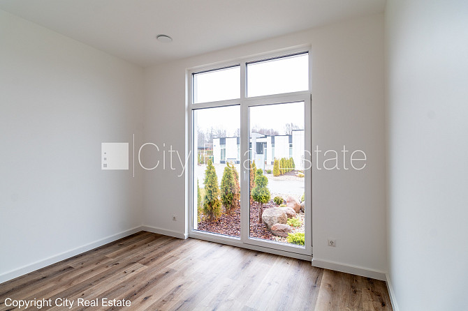 Рядный дом, энергоэффективный дом, благоустроенная озеленённая территория, Рига - изображение 9