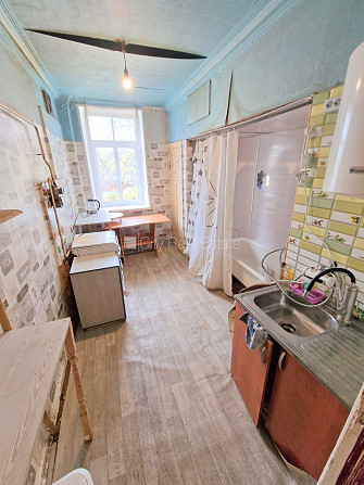 Дом во дворе, закрытый двор, вход с улицы, лестничная клетка после косметического Рига - изображение 14