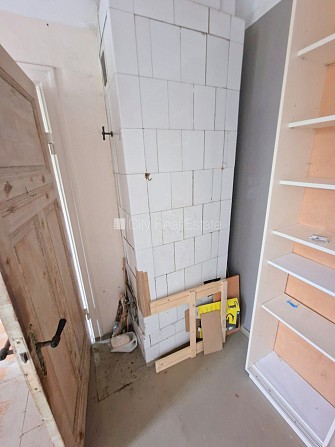 Дом во дворе, закрытый двор, вход с улицы, лестничная клетка после косметического Рига - изображение 8