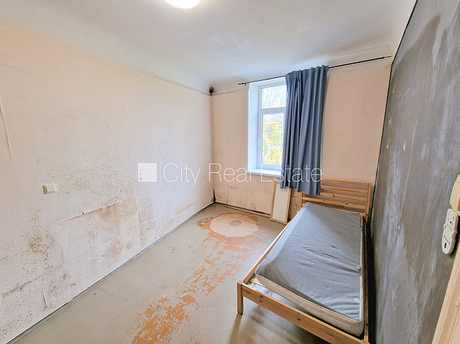 Дом во дворе, закрытый двор, вход с улицы, лестничная клетка после косметического Рига - изображение 11