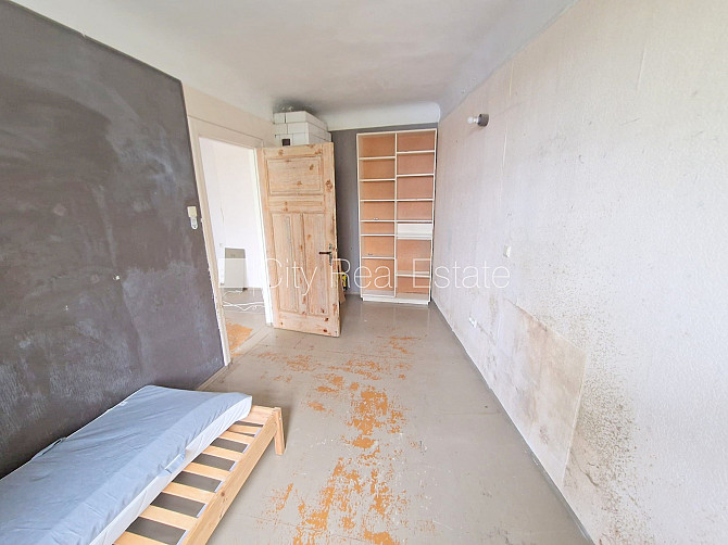 Дом во дворе, закрытый двор, вход с улицы, лестничная клетка после косметического Рига - изображение 5