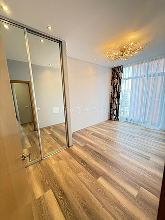 Projekts - Tomsona terases 2, pazemes autostāvvieta, ir lifts, terase 9,2 m2, guļamistabu skaits Rīga - foto 7