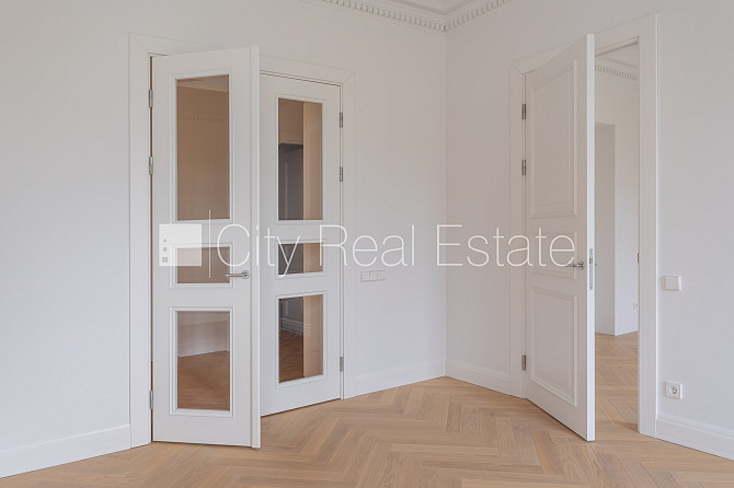 Fasādes māja, renovēta māja, labiekārtots apzaļumots pagalms, ieeja no ielas, ir lifts, Rīga - foto 13