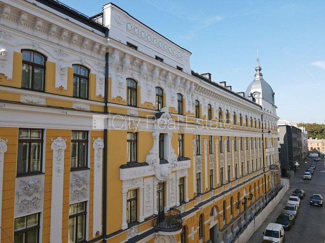 Fasādes māja, renovēta māja, uzstādīti saules enerģijas paneļi, labiekārtots apzaļumots Rīga - foto 19