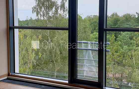 Земля в собственности, новостройка, монолитные бетонные стены, благоустроенная Юрмала