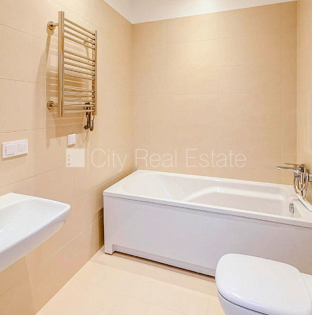 Земля в собственности, новостройка, монолитные бетонные стены, благоустроенная Юрмала - изображение 6