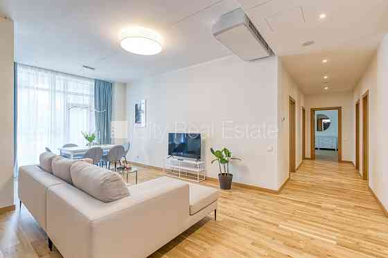 Новостройка, фасадный дом, зеленая территория, возможность аренды парковки, Юрмала