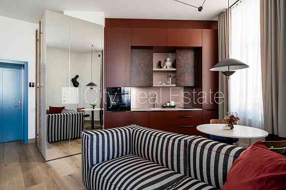 Проект - Place 4, фасадный дом, реновированный дом, лифт, лестничная клетка после Рига