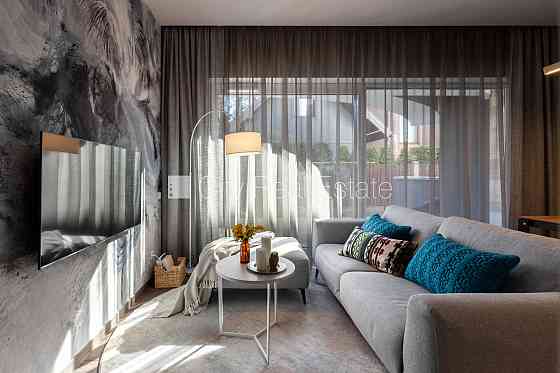 Новостройка, фасадный дом, благоустроенный озеленённый двор, подземная стоянка, Юрмала