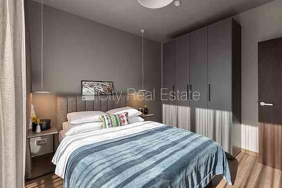 Новостройка, фасадный дом, зеленая территория, благоустроенный озеленённый двор, Юрмала