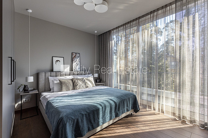 Новостройка, фасадный дом, зеленая территория, благоустроенный озеленённый двор, Юрмала - изображение 6