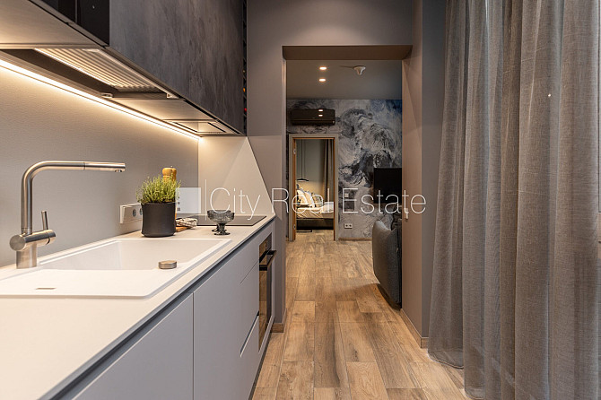 Jaunceltne, fasādes māja, zaļā teritorija, pazemes autostāvvieta, apzaļumota teritorija ar Jūrmala - foto 9