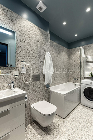 Jaunceltne, fasādes māja, labiekārtots apzaļumots pagalms, pazemes autostāvvieta, ieeja no Jūrmala - foto 10