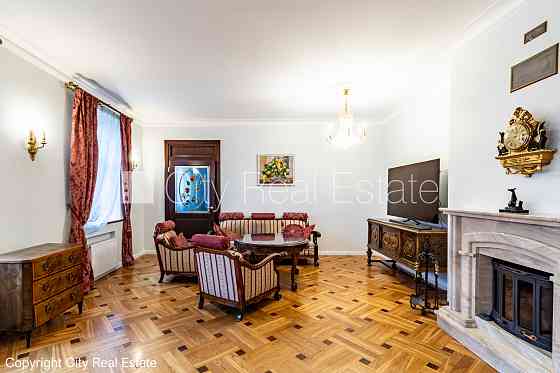 Фасадный дом, окна выходят в обе стороны дома, смежно-изолированные комнаты, Rīga