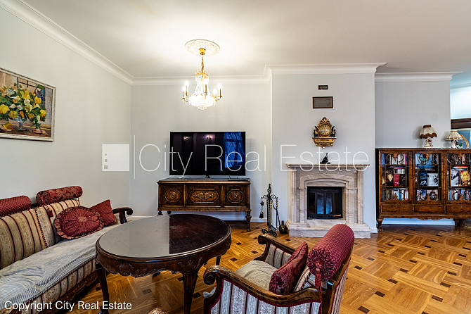 Fasādes māja, logi vērsti mājas abās pusēs, caurstaigājamas izolētas istabas, augstie Rīga - foto 3