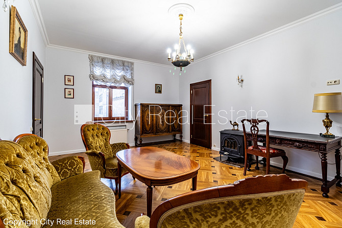 Fasādes māja, logi vērsti mājas abās pusēs, caurstaigājamas izolētas istabas, augstie Rīga - foto 19