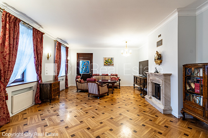 Fasādes māja, logi vērsti mājas abās pusēs, caurstaigājamas izolētas istabas, augstie Rīga - foto 1