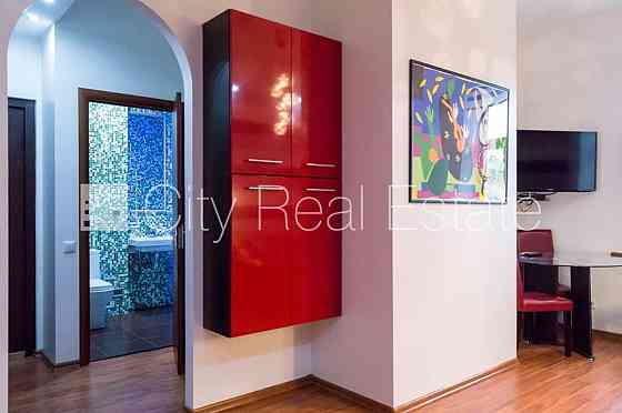 Эта квартира сдается в аренду посуточно (краткосрочная аренда), стоимость аренды Rīga