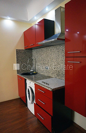 Šo dzīvokli izīrē pa diennaktīm (īstermiņa īre), īres cena sludinājumā norādīta par Rīga - foto 2