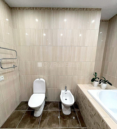 Projekts - Šokolāde, zeme īpašumā, jaunceltne, fasādes māja, labiekārtota apzaļumota Rīga - foto 12