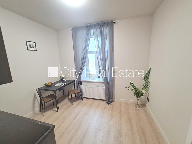 Pagalma māja, renovēta māja, labiekārtots apzaļumots pagalms, slēgts pagalms, ieeja no Rīga - foto 4