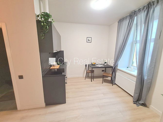 Pagalma māja, renovēta māja, labiekārtots apzaļumots pagalms, slēgts pagalms, ieeja no Rīga - foto 2