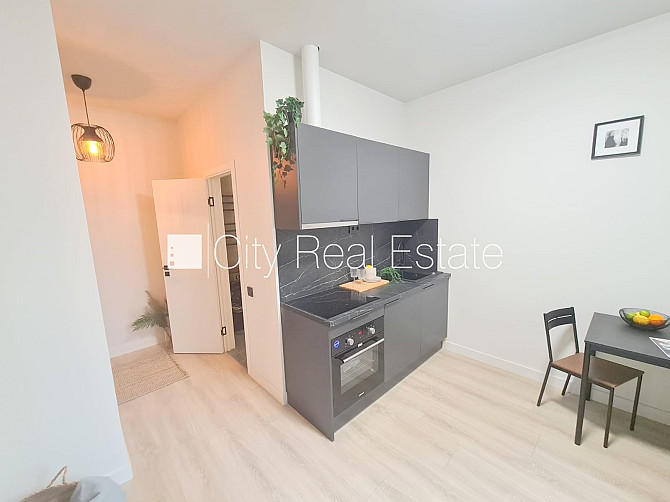 Pagalma māja, renovēta māja, labiekārtots apzaļumots pagalms, slēgts pagalms, ieeja no Rīga - foto 3