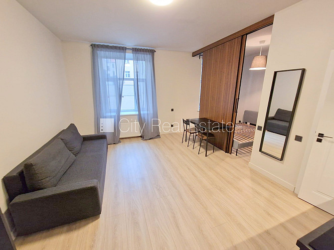 Fasādes māja, renovēta māja, slēgts pagalms, ieeja no ielas, ir lifts, kāpņu telpa pēc Rīga - foto 4