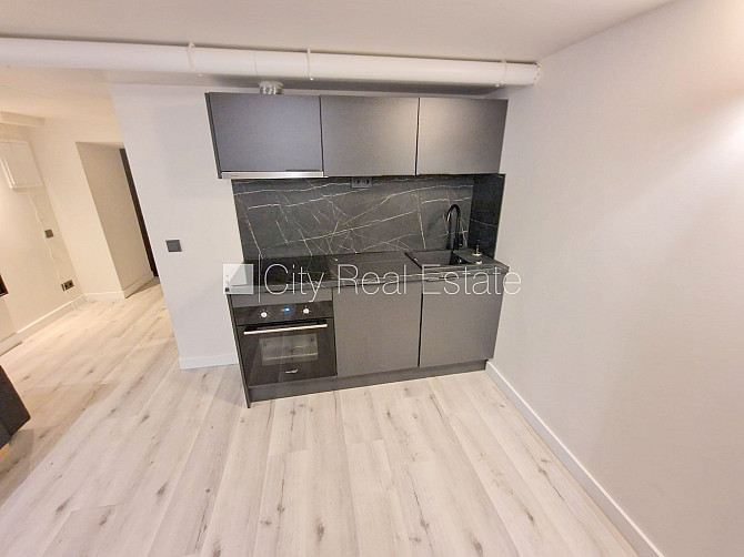 Fasādes māja, renovēta māja, slēgts pagalms, ieeja no ielas, puspagrabs, kāpņu telpa pēc Rīga - foto 4