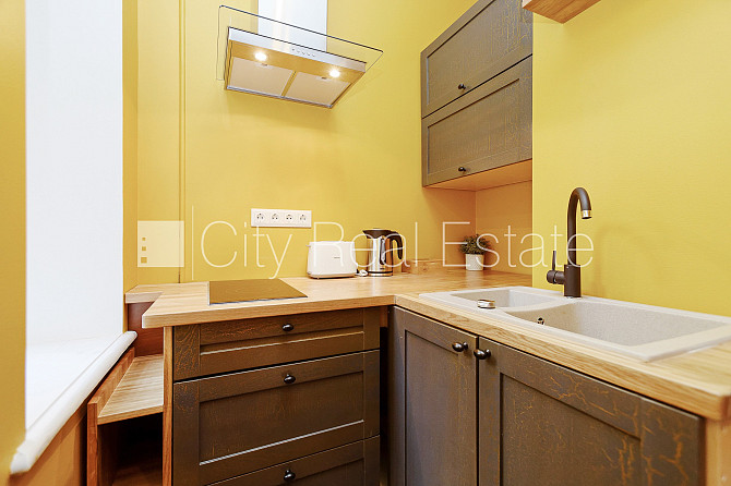 Fasādes māja, ieeja no ielas, guļamistabu skaits 4 gab., istabas izolētas 4 gab., virtuve, Rīga - foto 14