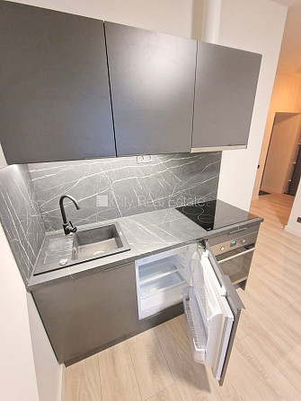 Fasādes māja, renovēta māja, slēgts pagalms, ieeja no ielas, kāpņu telpa pēc kapitālā Rīga - foto 6