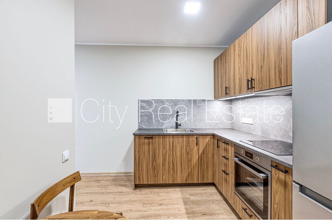 Fasādes māja, slēgts pagalms, logi vērsti uz pagalma pusi, guļamistabu skaits 2 gab., studio Rīga - foto 14